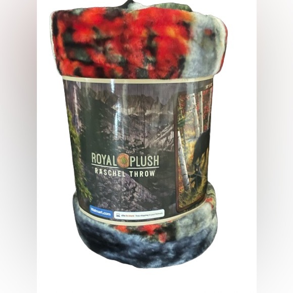 Royal Plush Scenic Throw Bear Design Multicolor - Picture 1 of 4